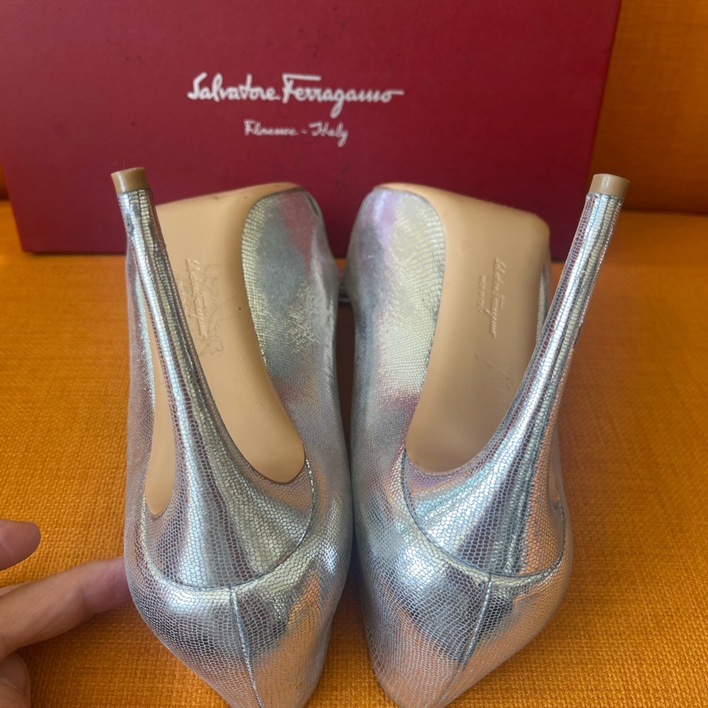 Silver SALVATORE FERRAGAMO peep toe  HEELS - Picture 6 of 10